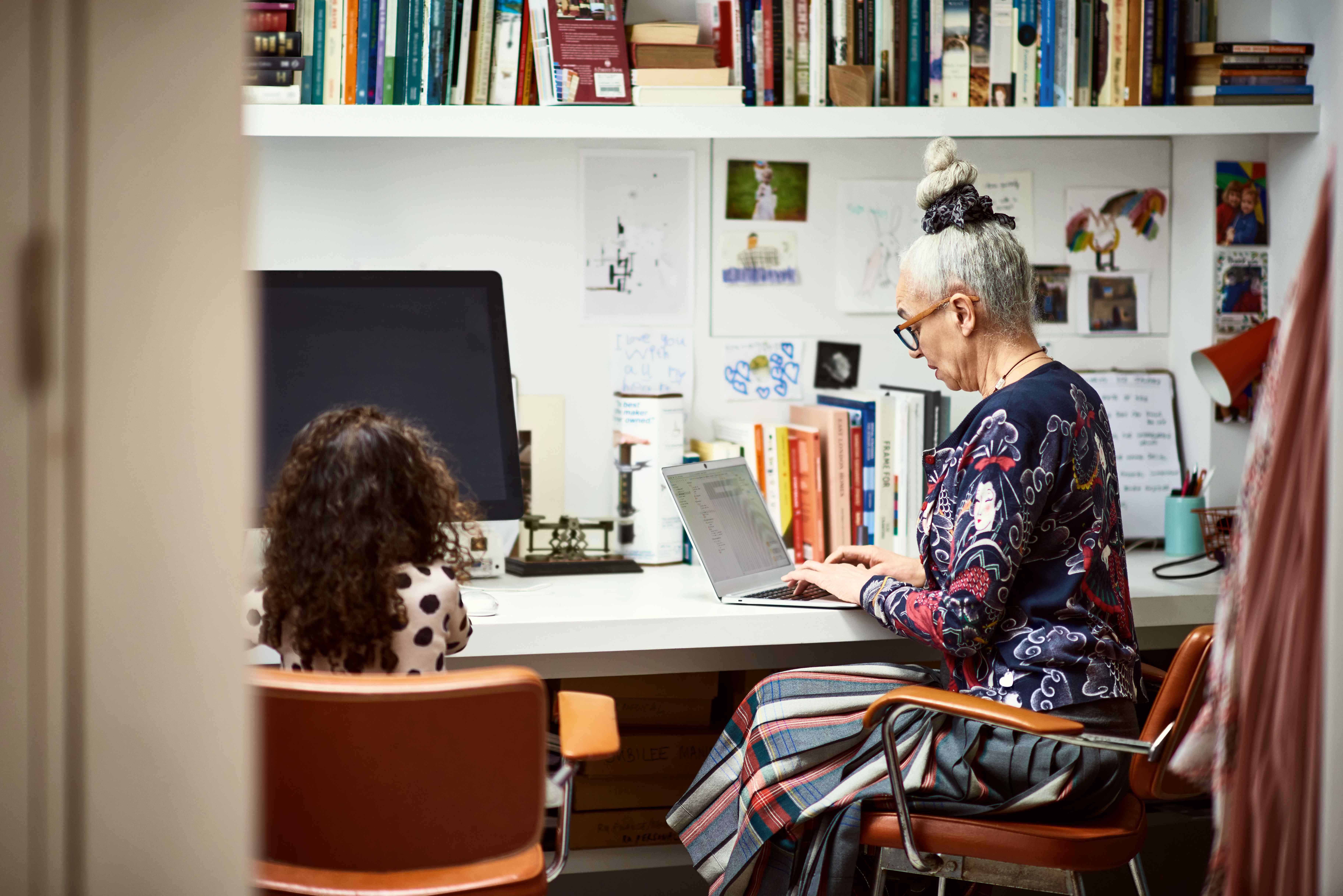 Advantages and challenges of running a part-time business