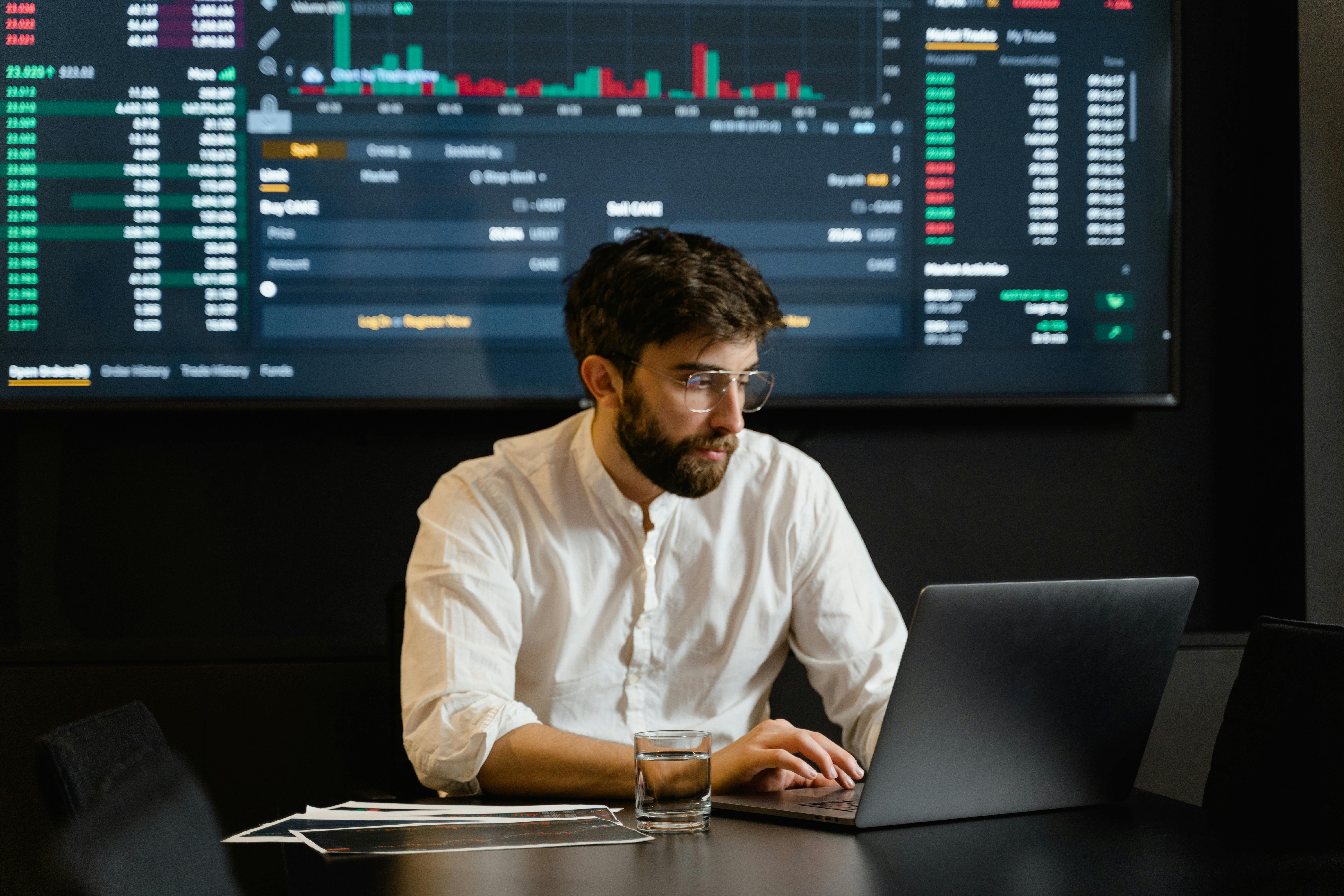 Financial analyst