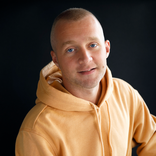 Oleg R.